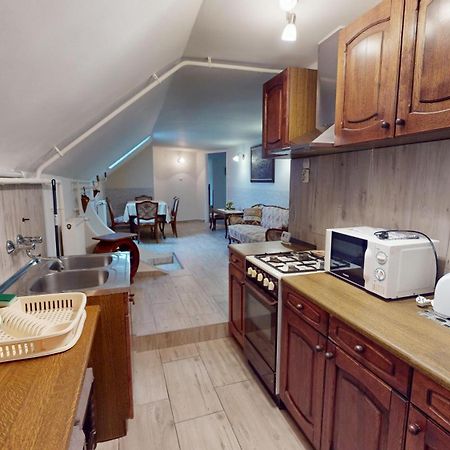 Herczeg Apartment Miskolc Eksteriør bilde