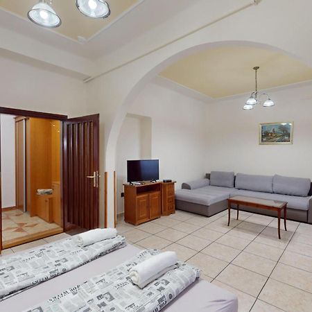 Herczeg Apartment Miskolc Eksteriør bilde