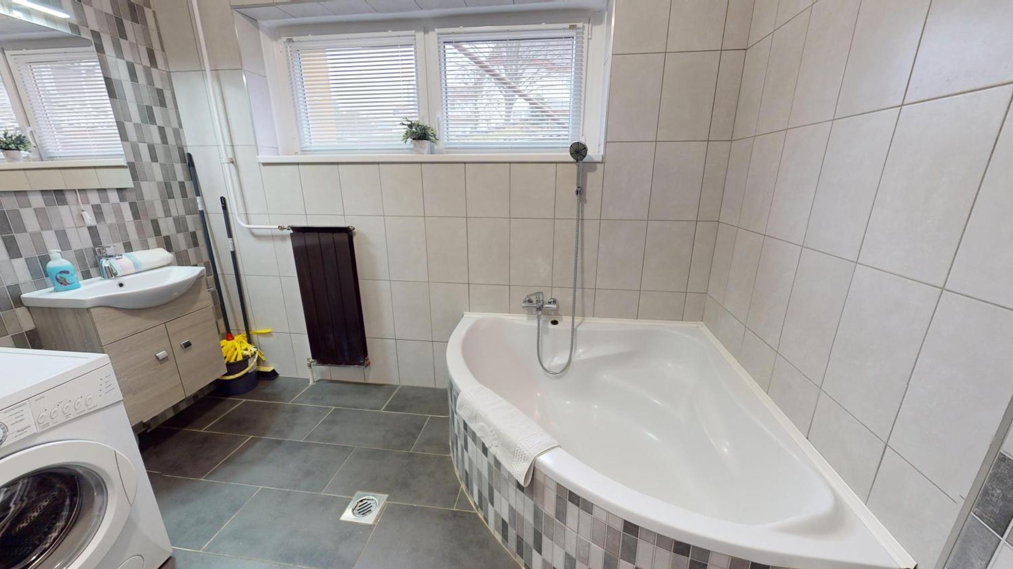Herczeg Apartment Miskolc Eksteriør bilde