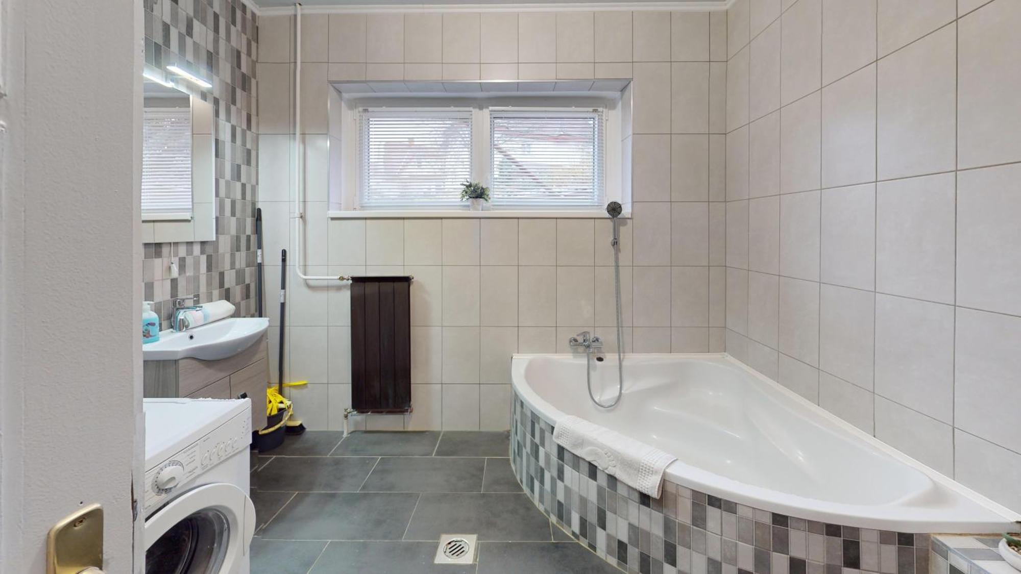 Herczeg Apartment Miskolc Eksteriør bilde