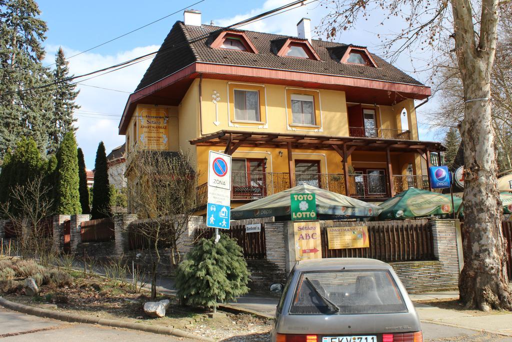 Herczeg Apartment Miskolc Eksteriør bilde